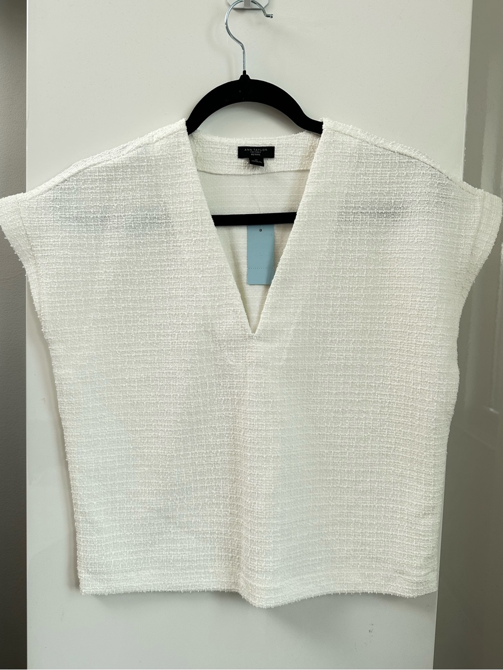 Ann Taylor Cream Textured V-Neck Tank